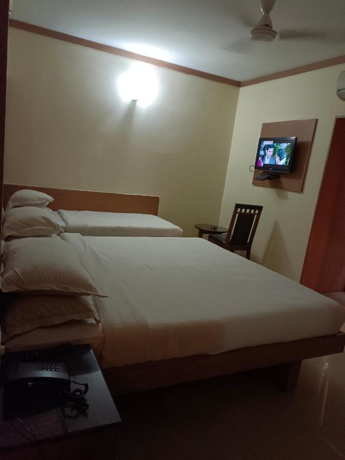 Hotel A P コインバトール エクステリア 写真