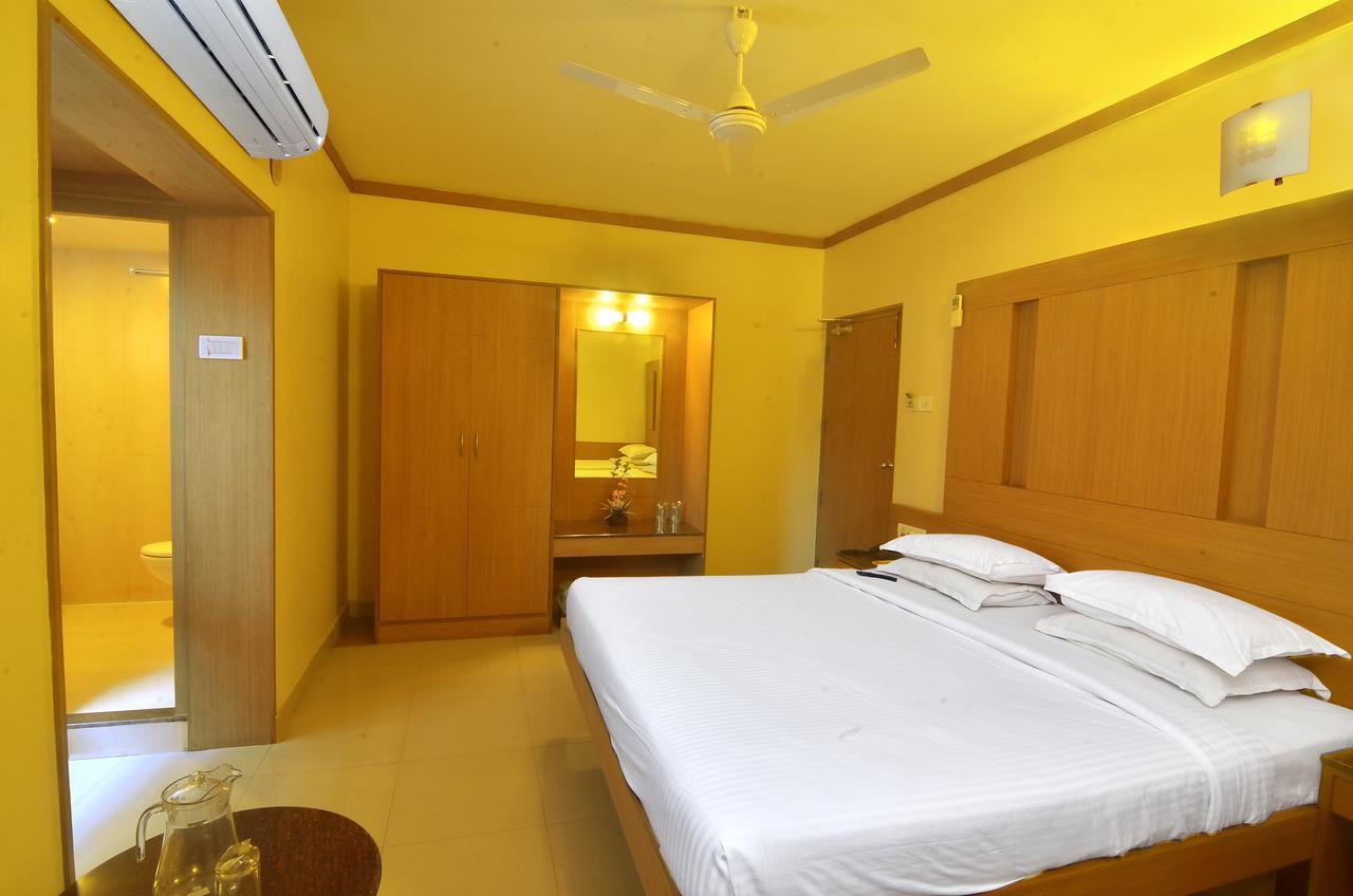 Hotel A P コインバトール エクステリア 写真